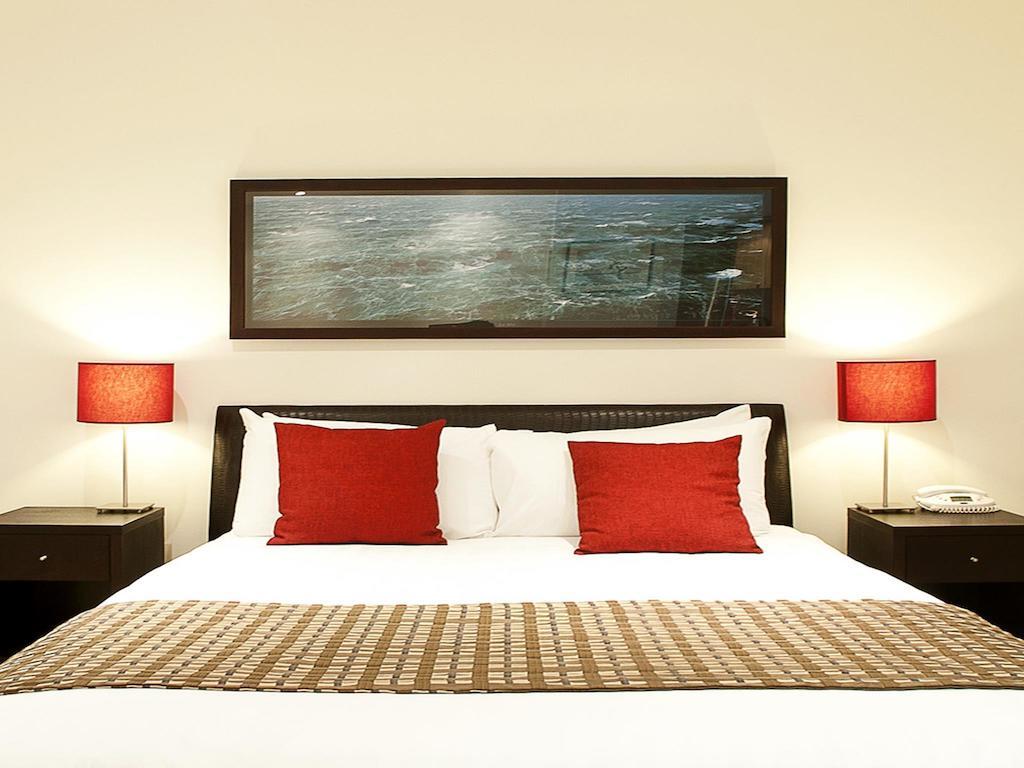 The Waves Apartments Cowes Eksteriør billede